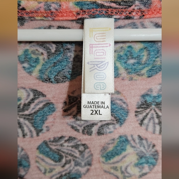 LuLaRoe Lynnae Long Sleeve Tee - Picture 4 of 5